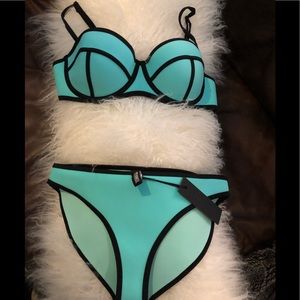 Triangl two piece neoprene swimsuit L-XL ⬇️